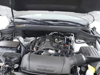 2024 Dodge Durango R/T Plus z VIN 1C4SDJCT4RC228085, wystawiony jako IAAI lot #42047084 z przebiegiem 6 458 mil mil oraz . Historia ofert i sprzedaży dostępna na DreamBid. Obrazek 10.