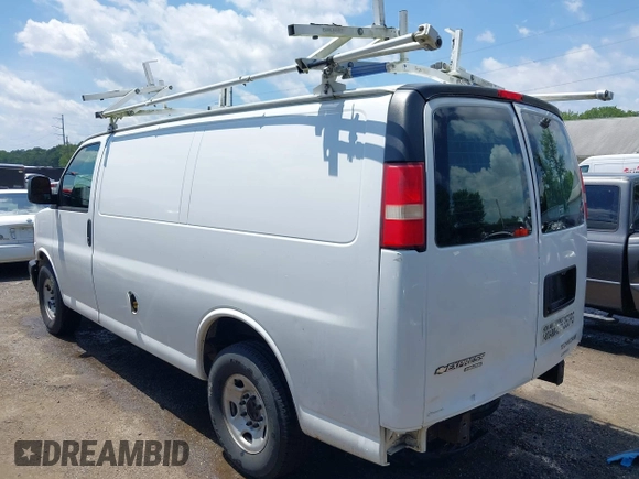 2013 Chevrolet Express Cargo z VIN 1GCWGFBA5D1125154, wystawiony jako IAAI lot #42746664 z przebiegiem 173 998 mil mil oraz . Historia ofert i sprzedaży dostępna na DreamBid. Obrazek 3.