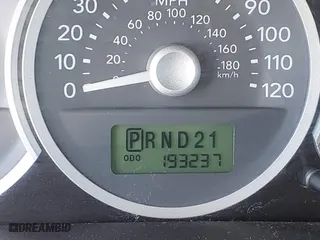 2005 Mercury Mariner Luxury with VIN 4M2YU57155DJ07235, listed as a IAAI auction lot 40687176 with 193,237 mi miles. Bid and sale history available at carsss.com. Image 7.