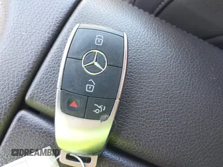 2021 Mercedes-Benz GLS 450 z VIN 4JGFF5KE9MA572260, wystawiony jako IAAI lot #42287425 z przebiegiem 65 510 mil mil oraz . Historia ofert i sprzedaży dostępna na DreamBid. Obrazek 11.