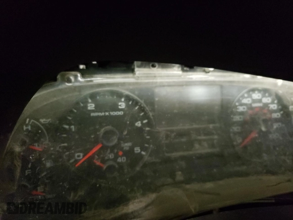 2005 Ford F-350 XL z VIN 1FTWX33P95EB03850, wystawiony jako Copart lot #71228644 z przebiegiem Nie podano mil oraz Szkoda całkowita • Salvage title. Historia ofert i sprzedaży dostępna na DreamBid. Obrazek 9.