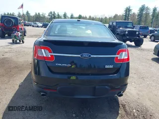 2011 Ford Taurus SHO z VIN 1FAHP2KT7BG188095, wystawiony jako IAAI lot #42180454 z przebiegiem 161 656 mil mil oraz . Historia ofert i sprzedaży dostępna na DreamBid. Obrazek 12.