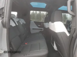 2024 GMC Hummer EV 2X with VIN 1GKB0NDE8RU103804, listed as a Copart auction lot 81366274 with 7,584 mi miles and Salvage Title. Bid and sale history available at carsss.com. Image 11.
