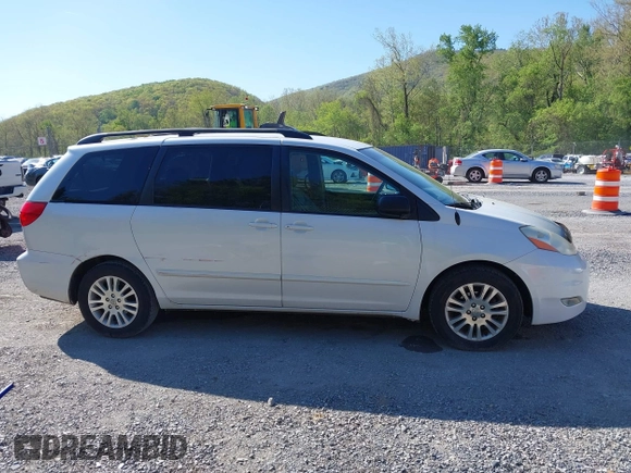 2008 Toyota Sienna XLE with VIN 5TDZK22C08S100113, listed as a IAAI auction lot 42118757 with 232,372 mi miles and . Bid and sale history available at DreamBid. Image 13.