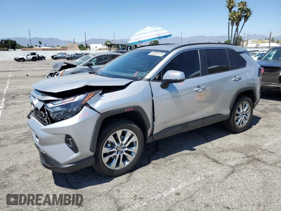 2024 Toyota RAV4 XLE Premium z VIN 2T3C1RFV8RC263882, wystawiony jako Copart lot #63328475 z przebiegiem 11 788 mil mil oraz Szkoda całkowita • Salvage title. Historia ofert i sprzedaży dostępna na DreamBid. Obrazek 1.