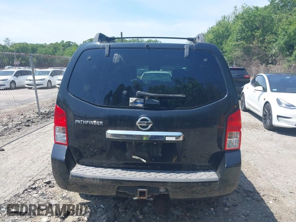2012 Nissan Pathfinder Silver Edition z VIN 5N1AR1NB1CC639755, wystawiony jako IAAI lot #42513176 z przebiegiem 197 178 mil mil oraz . Historia ofert i sprzedaży dostępna na DreamBid. Obrazek 16.