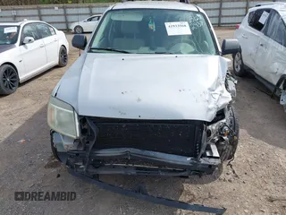 2008 Mercury Mariner with VIN 4M2CU29H38KJ29379, listed as a IAAI auction lot 41933568 with Not provided miles and . Bid and sale history available at DreamBid. Image 6.