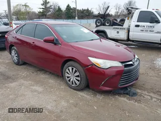 2016 Toyota Camry XLE with VIN 4T1BF1FKXGU533008, listed as a IAAI auction lot 41957727 with 184,022 mi miles. Bid and sale history available at carsss.com. Image 1.