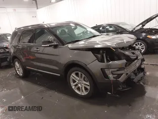 2017 Ford Explorer XLT z VIN 1FM5K8D84HGD50759, wystawiony jako IAAI lot #41707113 z przebiegiem 115 901 mil mil oraz . Historia ofert i sprzedaży dostępna na DreamBid. Obrazek 1.