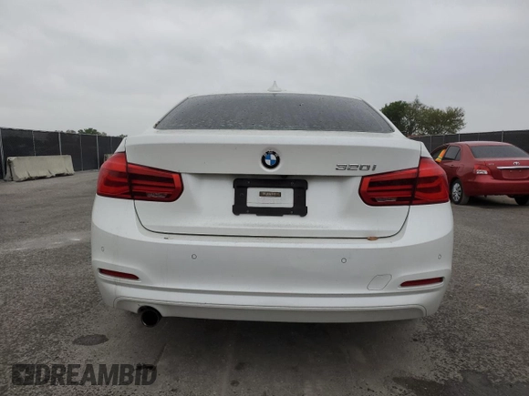 2017 BMW 3 Series 320i z VIN WBA8A9C39HK863984, wystawiony jako Copart lot #47927845 z przebiegiem 82 891 mil mil oraz Szkoda całkowita • Salvage title. Historia ofert i sprzedaży dostępna na DreamBid. Obrazek 6.