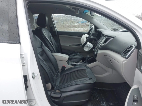 2016 Hyundai Tucson SE with VIN KM8J3CA40GU145648, listed as a IAAI auction lot 41951378 with 115,486 mi miles. Bid and sale history available at carsss.com. Image 5.