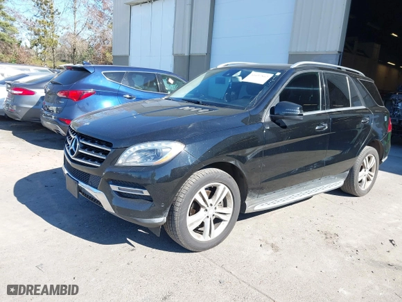 2013 Mercedes-Benz M-Class ML 350 with VIN 4JGDA5HB4DA209402, listed as a IAAI auction lot 41697862 with 181,011 mi miles. Bid and sale history available at carsss.com. Image 22.