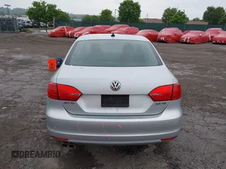 2013 Volkswagen Jetta SE with VIN 3VWDP7AJ0DM363220, listed as a IAAI auction lot 42245043 with 165,498 mi miles and . Bid and sale history available at DreamBid. Image 16.