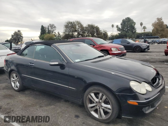 2008 Mercedes-Benz CLK 350 with VIN WDBTK56F28F250346, listed as a Copart auction lot 82059404 with 124,621 mi miles and Clean title. Bid and sale history available at DreamBid. Image 4.