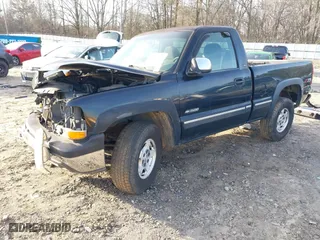 2001 Chevrolet Silverado 1500 LS with VIN 1GCEK14T11Z103743, listed as a IAAI auction lot 41300118 with 1 mi miles. Bid and sale history available at carsss.com. Image 2.