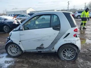 2013 Smart fortwo Pure with VIN WMEEJ3BA7DK596875, listed as a IAAI auction lot 41601623 with 1 mi miles. Bid and sale history available at carsss.com. Image 13.