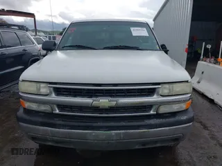 2001 Chevrolet Suburban LS with VIN 3GNEC16T21G209183, listed as a IAAI auction lot 41503236 with 216,462 mi miles. Bid and sale history available at carsss.com. Image 12.
