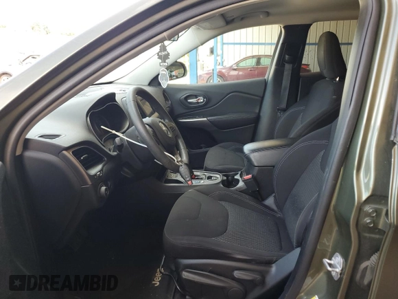 2019 Jeep Cherokee Latitude with VIN 1C4PJLCB9KD240900, listed as a Copart auction lot 62905195 with 100,225 mi miles and Salvage title. Bid and sale history available at DreamBid. Image 7.