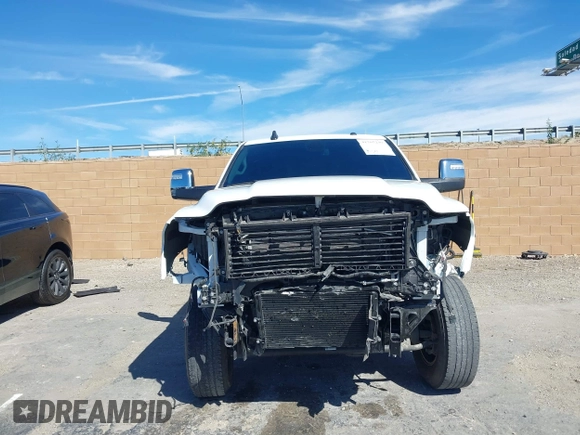 2024 Ram 2500 Laramie z VIN 3C6UR5FL2RG267971, wystawiony jako IAAI lot #41707239 z przebiegiem 22 898 mil mil oraz . Historia ofert i sprzedaży dostępna na DreamBid. Obrazek 12.