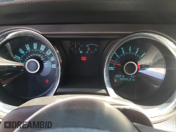 2013 Ford Mustang V6 с VIN 1ZVBP8AM8D5206550, выставлен на аукционе Copart как лот 59400935 с пробегом 157 747 миль миль и Списание • Salvage title. История ставок и продаж доступна на DreamBid. Изображение 9.