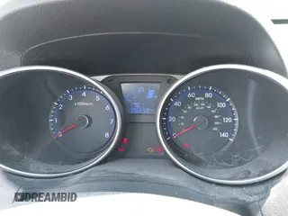 2010 Hyundai Tucson GLS with VIN KM8JT3AC7AU020547, listed as a IAAI auction lot 42014150 with 106,559 mi miles and . Bid and sale history available at DreamBid. Image 7.