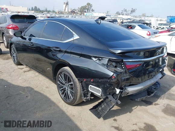 2024 Lexus ES 300h with VIN 58ADA1C14RU037328, listed as a IAAI auction lot 42334595 with 62,858 mi miles and . Bid and sale history available at DreamBid. Image 3.