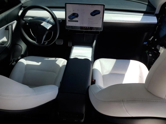 2021 Tesla Model Y Performance z VIN 5YJYGDEF0MF157795, wystawiony jako Copart lot #57163245 z przebiegiem 62 598 mil mil oraz Szkoda całkowita • Salvage title. Historia ofert i sprzedaży dostępna na DreamBid. Obrazek 8.