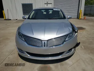 2013 Lincoln MKZ z VIN 3LN6L2GK5DR803943, wystawiony jako Copart lot #51714625 z przebiegiem 108 958 mil mil oraz Szkoda całkowita • Salvage title. Historia ofert i sprzedaży dostępna na DreamBid. Obrazek 5.