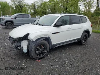 2024 Volkswagen Atlas Peak Edition SEL with VIN 1V2GR2CA7RC550827, listed as a Copart auction lot 55834155 with 1,608 mi miles and Salvage title. Bid and sale history available at DreamBid. Image 1.
