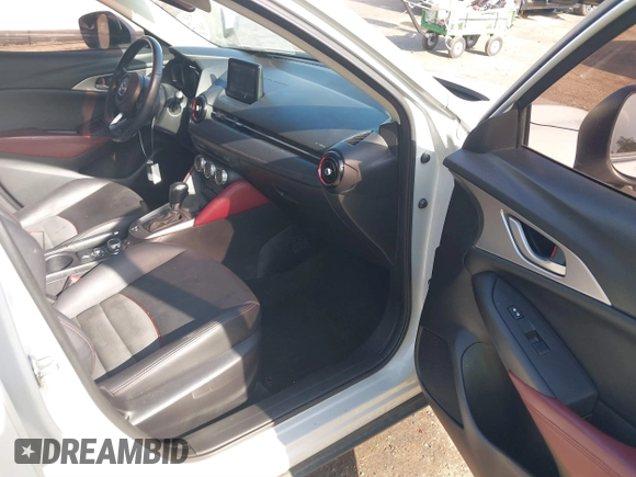 2018 Mazda CX-3 Touring with VIN JM1DKDC73J0319938, listed as a IAAI auction lot 39861564 with 117,199 mi miles. Bid and sale history available at carsss.com. Image 5.