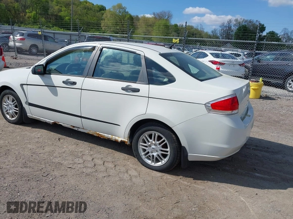 2009 Ford Focus SE with VIN 1FAHP35N19W113864, listed as a IAAI auction lot 42196830 with 192,998 mi miles. Bid and sale history available at carsss.com. Image 3.