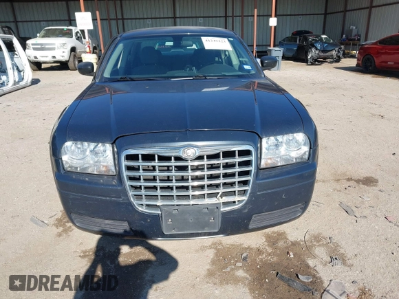 2007 Chrysler 300 with VIN 2C3KA43R57H884972, listed as a IAAI auction lot 41245223 with 67,386 mi miles. Bid and sale history available at carsss.com. Image 6.
