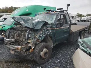 2001 Ford F-450 XL with VIN 1FDXF46F61EA15215, listed as a Copart auction lot 72968344 with 399,028 mi miles and Salvage Title. Bid and sale history available at carsss.com. Image 1.