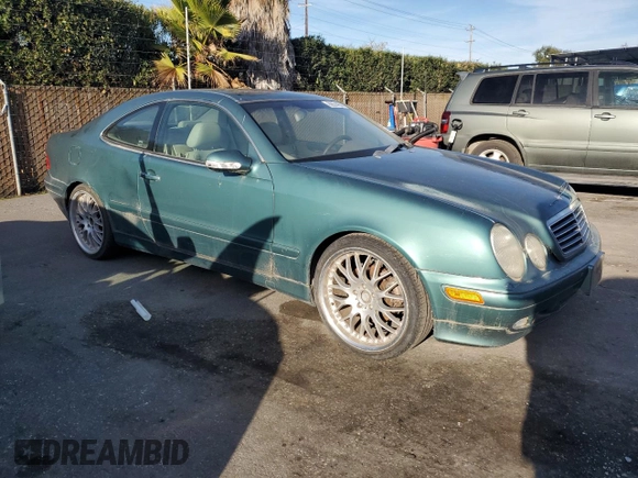 2000 Mercedes-Benz CLK 320/430 with VIN WDBLJ65G5YF150048, listed as a Copart auction lot 86574904 with 183,709 mi miles and Clean Title. Bid and sale history available at DreamBid. Image 4.