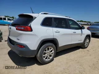 2015 Jeep Cherokee Latitude with VIN 1C4PJLCSXFW643701, listed as a Copart auction lot 51322805 with 67,415 mi miles and Salvage Title. Bid and sale history available at carsss.com. Image 3.