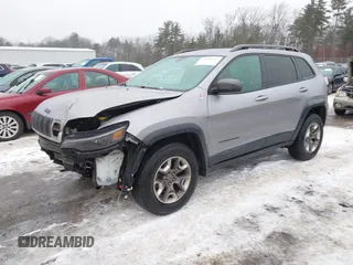 2019 Jeep Cherokee Trailhawk z VIN 1C4PJMBX2KD298169, wystawiony jako IAAI lot #41412123 z przebiegiem 63 214 mil mil oraz . Historia ofert i sprzedaży dostępna na DreamBid. Obrazek 17.