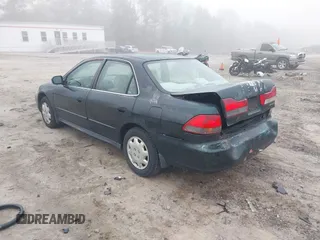 2001 Honda Accord LX z VIN 1HGCG56461A033694, wystawiony jako IAAI lot #41804320 z przebiegiem 250 000 mil mil oraz . Historia ofert i sprzedaży dostępna na DreamBid. Obrazek 3.