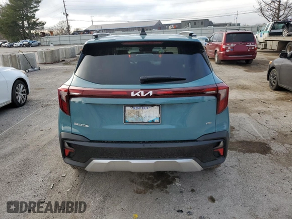 2025 Kia Seltos EX z VIN KNDERCAAXS7674526, wystawiony jako Copart lot #43906075 z przebiegiem 4 430 mil mil oraz Szkoda całkowita • Salvage title. Historia ofert i sprzedaży dostępna na DreamBid. Obrazek 6.