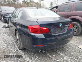 2015 BMW 5 Series 528i z VIN WBA5A5C55FD516330, wystawiony jako IAAI lot #41622021 z przebiegiem 140 455 mil mil oraz . Historia ofert i sprzedaży dostępna na DreamBid. Obrazek 3.