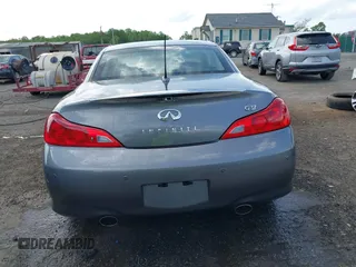 2011 Infiniti G37 with VIN JN1CV6FE8BM952781, listed as a IAAI auction lot 42144510 with 88,126 mi miles. Bid and sale history available at carsss.com. Image 17.