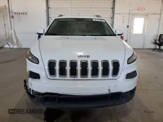 2017 Jeep Cherokee Latitude with VIN 1C4PJMCB1HD237911, listed as a Copart auction lot 50725465 with 159,155 mi miles and Salvage Title. Bid and sale history available at DreamBid. Image 5.