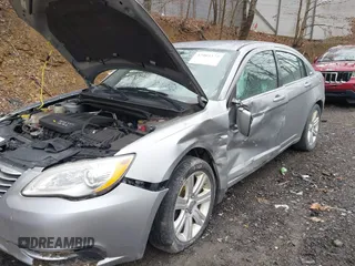 2014 Chrysler 200 Touring with VIN 1C3CCBBB1EN165049, listed as a IAAI auction lot 42005572 with 117,673 mi miles and . Bid and sale history available at carsss.com. Image 6.