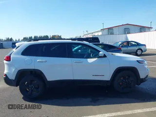 2018 Jeep Cherokee Latitude with VIN 1C4PJLCX9JD523890, listed as a IAAI auction lot 41741698 with 67,043 mi miles. Bid and sale history available at carsss.com. Image 14.