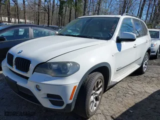 2011 BMW X5 35i with VIN 5UXZV4C58BL402047, listed as a IAAI auction lot 41837120 with 168,325 mi miles. Bid and sale history available at carsss.com. Image 2.
