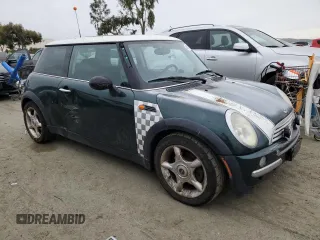 2003 MINI Hardtop с VIN WMWRC33493TE14900, выставлен на аукционе Copart как лот 44817555 с пробегом 105 103 миль миль и Списание • Salvage title. История ставок и продаж доступна на DreamBid. Изображение 4.