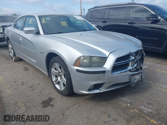 2011 Dodge Charger SE z VIN 2B3CL3CG2BH613364, wystawiony jako IAAI lot #42257275 z przebiegiem 137 321 mil mil oraz . Historia ofert i sprzedaży dostępna na DreamBid. Obrazek 1.