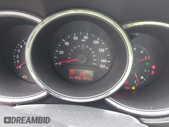 2013 Kia Sorento LX with VIN 5XYKTCA66DG417238, listed as a IAAI auction lot 41992513 with 166,134 mi miles. Bid and sale history available at carsss.com. Image 15.