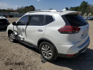 2020 Nissan Rogue SV z VIN KNMAT2MT6LP529864, wystawiony jako Copart lot #49717705 z przebiegiem 83 908 mil mil oraz Szkoda całkowita • Salvage title. Historia ofert i sprzedaży dostępna na DreamBid. Obrazek 2.