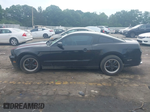 2014 Ford Mustang V6 z VIN 1ZVBP8AM0E5218029, wystawiony jako IAAI lot #42296906 z przebiegiem 170 454 mil mil oraz . Historia ofert i sprzedaży dostępna na DreamBid. Obrazek 14.