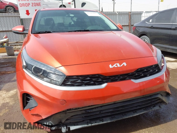 2022 Kia Forte LXS z VIN 3KPF24AD8NE434985, wystawiony jako IAAI lot #41797267 z przebiegiem 50 704 mil mil oraz . Historia ofert i sprzedaży dostępna na DreamBid. Obrazek 12.